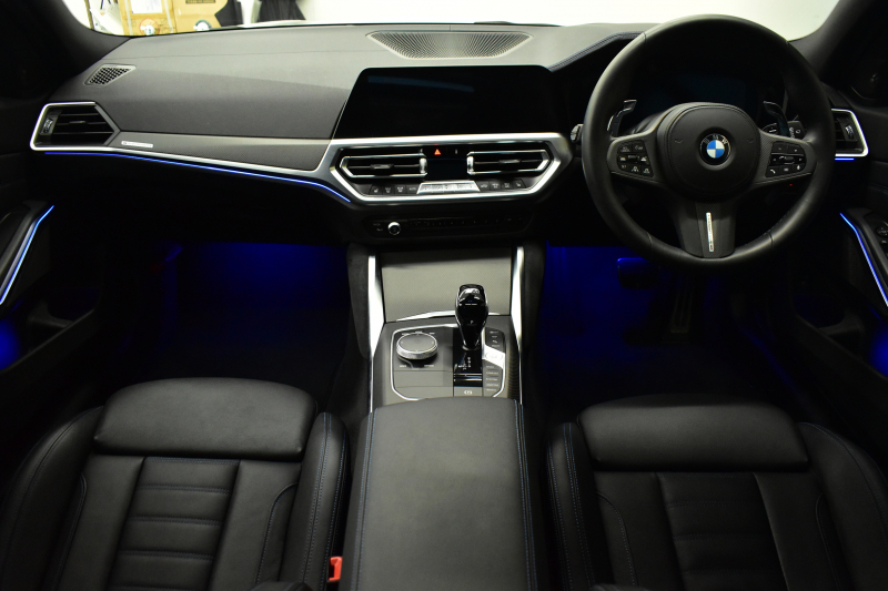 BMW 3シリーズ M340i Xﾄﾞﾗｲﾌﾞ ﾂｰﾘﾝｸﾞ ｲﾉﾍﾞｰｼｮﾝP ﾊﾟﾉﾗﾏｻﾝﾙｰﾌ KW車高調 M Performanceｶｰﾎﾞﾝｲﾝﾃﾘｱ ｲﾉﾍﾞｰｼｮﾝP ﾋｰﾀｰ付黒革 ACC HUD ﾚｰｻﾞｰLEDﾗｲﾄ ﾚｲｽﾞ19AW ｼﾞｪｽﾁｬｰC付ﾀｯﾁﾊﾟﾈﾙﾅﾋﾞ全周囲ｶﾒﾗ駐車ｱｼｽﾄ ﾊｰﾏﾝｶｰﾄﾞﾝ 車線変更&逸脱警告 2年保証