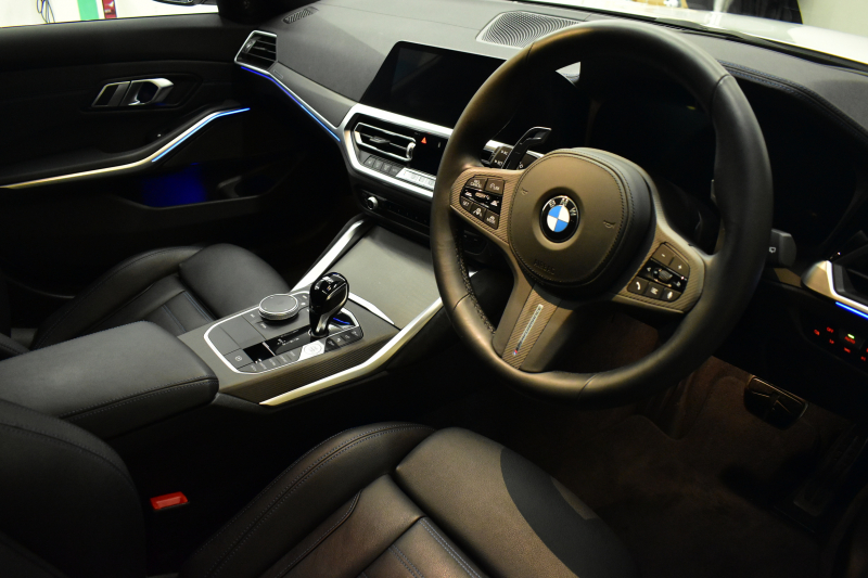 BMW 3シリーズ M340i Xﾄﾞﾗｲﾌﾞ ﾂｰﾘﾝｸﾞ ｲﾉﾍﾞｰｼｮﾝP ﾊﾟﾉﾗﾏｻﾝﾙｰﾌ KW車高調 M Performanceｶｰﾎﾞﾝｲﾝﾃﾘｱ ｲﾉﾍﾞｰｼｮﾝP ﾋｰﾀｰ付黒革 ACC HUD ﾚｰｻﾞｰLEDﾗｲﾄ ﾚｲｽﾞ19AW ｼﾞｪｽﾁｬｰC付ﾀｯﾁﾊﾟﾈﾙﾅﾋﾞ全周囲ｶﾒﾗ駐車ｱｼｽﾄ ﾊｰﾏﾝｶｰﾄﾞﾝ 車線変更&逸脱警告 2年保証