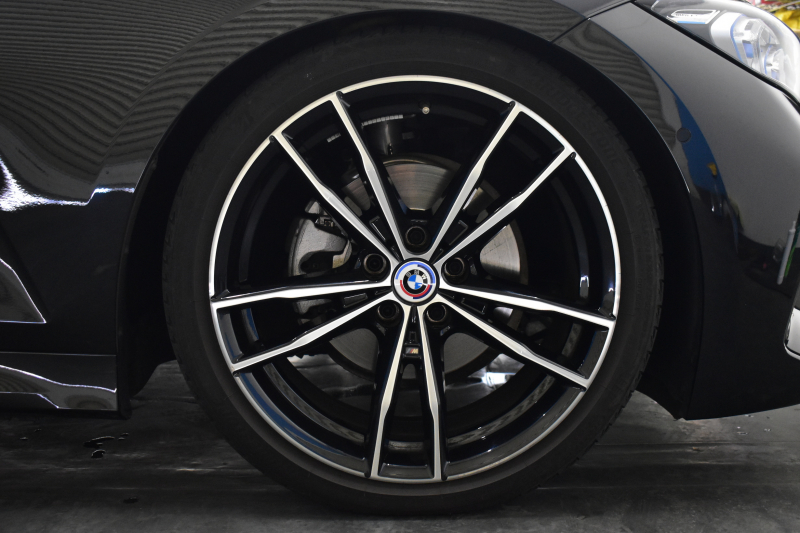 BMW 3シリーズ 320d Xﾄﾞﾗｲﾌﾞ Mｽﾎﾟｰﾂ ｺﾝﾌｫｰﾄP 4WD LCI後期 新車保証R8年4月迄 ｶｰﾌﾞﾄﾞﾃﾞｨｽﾌﾟﾚｲ ﾋｰﾀｰ付白革 LEDﾍｯﾄﾞﾗｲﾄ 19AW Pｱｼｽﾄﾌﾟﾗｽ 3Dﾋﾞｭｰ全周囲ｶﾒﾗ BMWﾗｲﾌﾞｺｯｸﾋﾟｯﾄ ｱｯﾌﾟﾙｶｰﾌﾟﾚｲ  ACC HUD 車線変更&逸脱&歩行者警告 KW車高調 2年保証