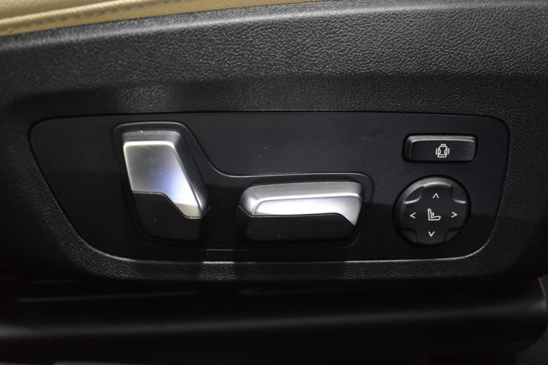 BMW 3シリーズ 320d Xﾄﾞﾗｲﾌﾞ Mｽﾎﾟｰﾂ ｺﾝﾌｫｰﾄP 4WD LCI後期 新車保証R8年4月迄 ｶｰﾌﾞﾄﾞﾃﾞｨｽﾌﾟﾚｲ ﾋｰﾀｰ付白革 LEDﾍｯﾄﾞﾗｲﾄ 19AW Pｱｼｽﾄﾌﾟﾗｽ 3Dﾋﾞｭｰ全周囲ｶﾒﾗ BMWﾗｲﾌﾞｺｯｸﾋﾟｯﾄ ｱｯﾌﾟﾙｶｰﾌﾟﾚｲ  ACC HUD 車線変更&逸脱&歩行者警告 KW車高調 2年保証