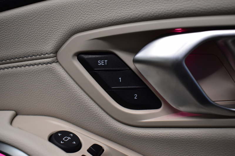 BMW 3シリーズ 320d Xﾄﾞﾗｲﾌﾞ Mｽﾎﾟｰﾂ ｺﾝﾌｫｰﾄP 4WD LCI後期 新車保証R8年4月迄 ｶｰﾌﾞﾄﾞﾃﾞｨｽﾌﾟﾚｲ ﾋｰﾀｰ付白革 LEDﾍｯﾄﾞﾗｲﾄ 19AW Pｱｼｽﾄﾌﾟﾗｽ 3Dﾋﾞｭｰ全周囲ｶﾒﾗ BMWﾗｲﾌﾞｺｯｸﾋﾟｯﾄ ｱｯﾌﾟﾙｶｰﾌﾟﾚｲ  ACC HUD 車線変更&逸脱&歩行者警告 KW車高調 2年保証