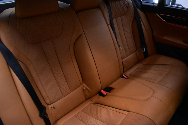 BMW 7シリーズ 740i Mｽﾎﾟｰﾂ ｻﾝﾙｰﾌ ﾚｰｻﾞｰLEDﾍｯﾄﾞﾗｲﾄ 前席ﾏｯｻｰｼﾞ全席ﾋｰﾀｰ&ﾍﾞﾝﾁﾚｰｼｮﾝ付茶革 ACC HUD ﾊｰﾏﾝｶｰﾄﾞﾝ ﾀｯﾁﾊﾟﾈﾙﾅﾋﾞ3Dﾋﾞｭｰﾌﾙｾｸﾞ LCW 液晶ﾒｰﾀｰ 20AW 車線逸脱&歩行者警告 衝突軽減ﾌﾞﾚｰｷ 電動ﾄﾗﾝｸ ﾃﾞｨｽﾌﾟﾚｲｷｰ 2年保証