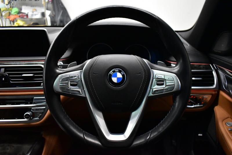 BMW 7シリーズ 740i Mｽﾎﾟｰﾂ ｻﾝﾙｰﾌ ﾚｰｻﾞｰLEDﾍｯﾄﾞﾗｲﾄ 前席ﾏｯｻｰｼﾞ全席ﾋｰﾀｰ&ﾍﾞﾝﾁﾚｰｼｮﾝ付茶革 ACC HUD ﾊｰﾏﾝｶｰﾄﾞﾝ ﾀｯﾁﾊﾟﾈﾙﾅﾋﾞ3Dﾋﾞｭｰﾌﾙｾｸﾞ LCW 液晶ﾒｰﾀｰ 20AW 車線逸脱&歩行者警告 衝突軽減ﾌﾞﾚｰｷ 電動ﾄﾗﾝｸ ﾃﾞｨｽﾌﾟﾚｲｷｰ 2年保証