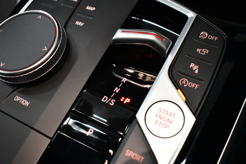 BMW 2シリーズ M240iXﾄﾞﾗｲﾌﾞ ｸｰﾍﾟ 新車保証R8年8月迄 1ｵｰﾅｰ 4WD MｽﾎﾟｰﾂｼｰﾄP ｶｰﾌﾞﾄﾞﾃﾞｨｽﾌﾟﾚｲ ﾋｰﾀｰ付黒革Mｽﾎﾟｰﾂｼｰﾄ 可変Mｻｽ Mｺﾝﾊﾟｳﾝﾄﾞﾌﾞﾚｰｷ ACC HUD BMWﾗｲﾌﾞｺｯｸﾋﾟｯﾄ ﾅﾋﾞ全周囲ｶﾒ  ｱｯﾌﾟﾙｶｰﾌﾟﾚｲ LEDﾍｯﾄﾞﾗｲﾄ Mｽﾎﾟｰﾂﾃﾞﾌ  2年保証