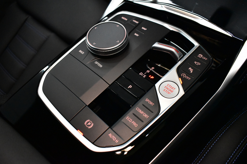 BMW 2シリーズ M240iXﾄﾞﾗｲﾌﾞ ｸｰﾍﾟ 新車保証R8年8月迄 1ｵｰﾅｰ 4WD MｽﾎﾟｰﾂｼｰﾄP ｶｰﾌﾞﾄﾞﾃﾞｨｽﾌﾟﾚｲ ﾋｰﾀｰ付黒革Mｽﾎﾟｰﾂｼｰﾄ 可変Mｻｽ Mｺﾝﾊﾟｳﾝﾄﾞﾌﾞﾚｰｷ ACC HUD BMWﾗｲﾌﾞｺｯｸﾋﾟｯﾄ ﾅﾋﾞ全周囲ｶﾒ  ｱｯﾌﾟﾙｶｰﾌﾟﾚｲ LEDﾍｯﾄﾞﾗｲﾄ Mｽﾎﾟｰﾂﾃﾞﾌ  2年保証