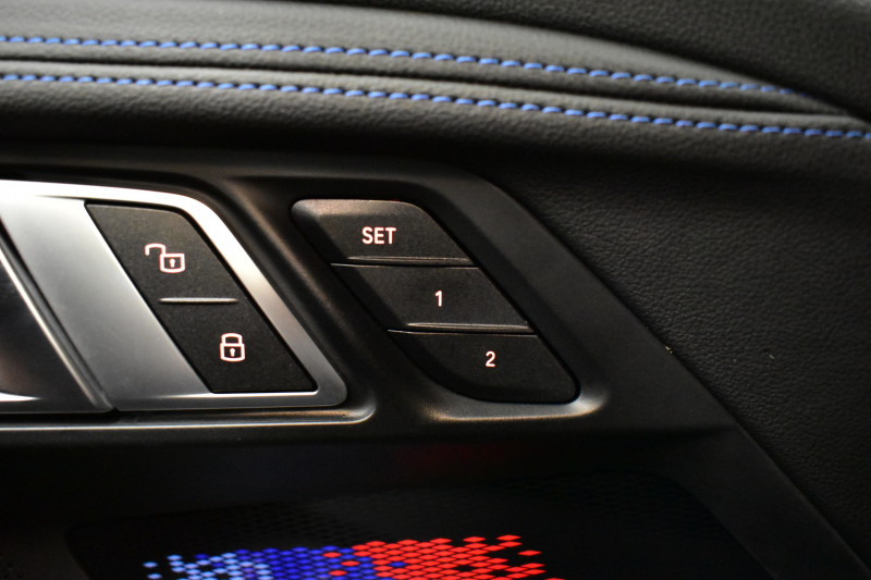 BMW 2シリーズ M240iXﾄﾞﾗｲﾌﾞ ｸｰﾍﾟ 新車保証R8年8月迄 1ｵｰﾅｰ 4WD MｽﾎﾟｰﾂｼｰﾄP ｶｰﾌﾞﾄﾞﾃﾞｨｽﾌﾟﾚｲ ﾋｰﾀｰ付黒革Mｽﾎﾟｰﾂｼｰﾄ 可変Mｻｽ Mｺﾝﾊﾟｳﾝﾄﾞﾌﾞﾚｰｷ ACC HUD BMWﾗｲﾌﾞｺｯｸﾋﾟｯﾄ ﾅﾋﾞ全周囲ｶﾒ  ｱｯﾌﾟﾙｶｰﾌﾟﾚｲ LEDﾍｯﾄﾞﾗｲﾄ Mｽﾎﾟｰﾂﾃﾞﾌ  2年保証