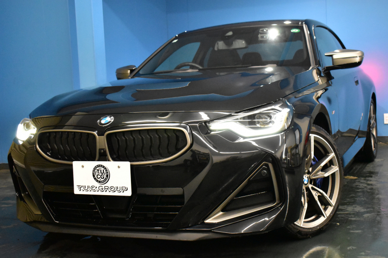 BMW 2シリーズ M240iXﾄﾞﾗｲﾌﾞ ｸｰﾍﾟ 新車保証R8年8月迄 1ｵｰﾅｰ 4WD MｽﾎﾟｰﾂｼｰﾄP ｶｰﾌﾞﾄﾞﾃﾞｨｽﾌﾟﾚｲ ﾋｰﾀｰ付黒革Mｽﾎﾟｰﾂｼｰﾄ 可変Mｻｽ Mｺﾝﾊﾟｳﾝﾄﾞﾌﾞﾚｰｷ ACC HUD BMWﾗｲﾌﾞｺｯｸﾋﾟｯﾄ ﾅﾋﾞ全周囲ｶﾒ  ｱｯﾌﾟﾙｶｰﾌﾟﾚｲ LEDﾍｯﾄﾞﾗｲﾄ Mｽﾎﾟｰﾂﾃﾞﾌ  2年保証