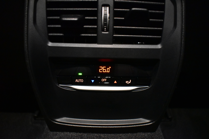 BMW 2シリーズ M240iXﾄﾞﾗｲﾌﾞ ｸｰﾍﾟ 新車保証R8年8月迄 1ｵｰﾅｰ 4WD MｽﾎﾟｰﾂｼｰﾄP ｶｰﾌﾞﾄﾞﾃﾞｨｽﾌﾟﾚｲ ﾋｰﾀｰ付黒革Mｽﾎﾟｰﾂｼｰﾄ 可変Mｻｽ Mｺﾝﾊﾟｳﾝﾄﾞﾌﾞﾚｰｷ ACC HUD BMWﾗｲﾌﾞｺｯｸﾋﾟｯﾄ ﾅﾋﾞ全周囲ｶﾒ  ｱｯﾌﾟﾙｶｰﾌﾟﾚｲ LEDﾍｯﾄﾞﾗｲﾄ Mｽﾎﾟｰﾂﾃﾞﾌ  2年保証