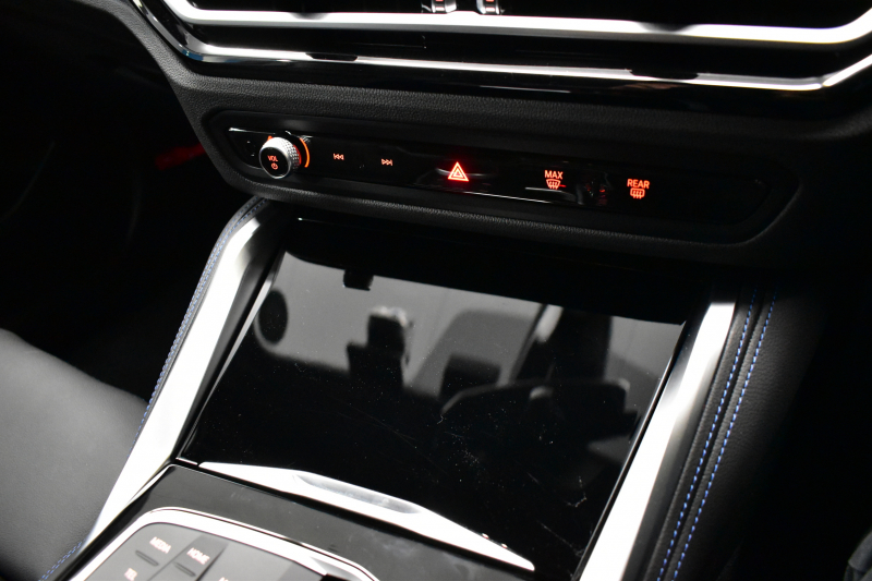 BMW 2シリーズ M240iXﾄﾞﾗｲﾌﾞ ｸｰﾍﾟ 新車保証R8年8月迄 1ｵｰﾅｰ 4WD MｽﾎﾟｰﾂｼｰﾄP ｶｰﾌﾞﾄﾞﾃﾞｨｽﾌﾟﾚｲ ﾋｰﾀｰ付黒革Mｽﾎﾟｰﾂｼｰﾄ 可変Mｻｽ Mｺﾝﾊﾟｳﾝﾄﾞﾌﾞﾚｰｷ ACC HUD BMWﾗｲﾌﾞｺｯｸﾋﾟｯﾄ ﾅﾋﾞ全周囲ｶﾒ  ｱｯﾌﾟﾙｶｰﾌﾟﾚｲ LEDﾍｯﾄﾞﾗｲﾄ Mｽﾎﾟｰﾂﾃﾞﾌ  2年保証