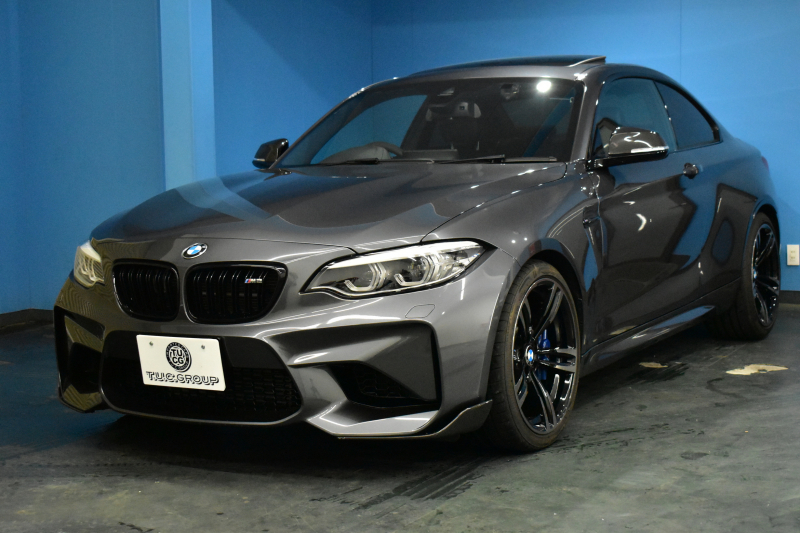 BMW Mシリーズ M2 ｸｰﾍﾟ MDCT 7速DCT LCI後期 ｾﾚｸﾄ&MﾄﾞﾗｲﾊﾞｰｽﾞP ｻﾝR 最高速270㎞/h Mﾊﾟﾌｫｽﾃｱﾘﾝｸﾞ ﾍｷｻｺﾞﾅﾙLEDﾍｯﾄﾞﾗｲﾄ&ﾃｰﾙ ﾋｰﾀｰ付黒革 harman/kardon ﾀｯﾁﾊﾟﾈﾙHDDﾅﾋﾞBｶﾒﾗ 19AW 車線逸脱&歩行者警告 衝突軽減ﾌﾞﾚｰｷ ｶｰﾎﾞﾝｲﾝﾃﾘｱ  2年保証
