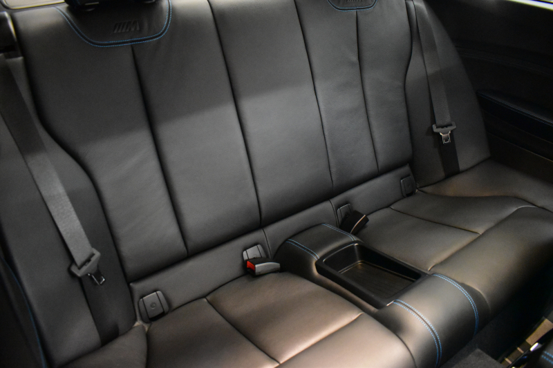 BMW Mシリーズ M2 ｸｰﾍﾟ MDCT 7速DCT LCI後期 ｾﾚｸﾄ&MﾄﾞﾗｲﾊﾞｰｽﾞP ｻﾝR 最高速270㎞/h Mﾊﾟﾌｫｽﾃｱﾘﾝｸﾞ ﾍｷｻｺﾞﾅﾙLEDﾍｯﾄﾞﾗｲﾄ&ﾃｰﾙ ﾋｰﾀｰ付黒革 harman/kardon ﾀｯﾁﾊﾟﾈﾙHDDﾅﾋﾞBｶﾒﾗ 19AW 車線逸脱&歩行者警告 衝突軽減ﾌﾞﾚｰｷ ｶｰﾎﾞﾝｲﾝﾃﾘｱ  2年保証