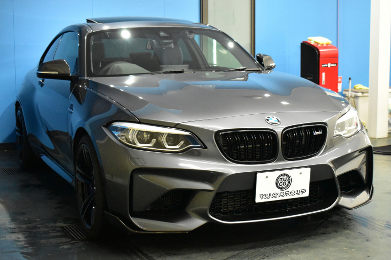 BMW Mシリーズ M2 ｸｰﾍﾟ MDCT 7速DCT LCI後期 ｾﾚｸﾄ&MﾄﾞﾗｲﾊﾞｰｽﾞP ｻﾝR 最高速270㎞/h Mﾊﾟﾌｫｽﾃｱﾘﾝｸﾞ ﾍｷｻｺﾞﾅﾙLEDﾍｯﾄﾞﾗｲﾄ&ﾃｰﾙ ﾋｰﾀｰ付黒革 harman/kardon ﾀｯﾁﾊﾟﾈﾙHDDﾅﾋﾞBｶﾒﾗ 19AW 車線逸脱&歩行者警告 衝突軽減ﾌﾞﾚｰｷ ｶｰﾎﾞﾝｲﾝﾃﾘｱ  2年保証