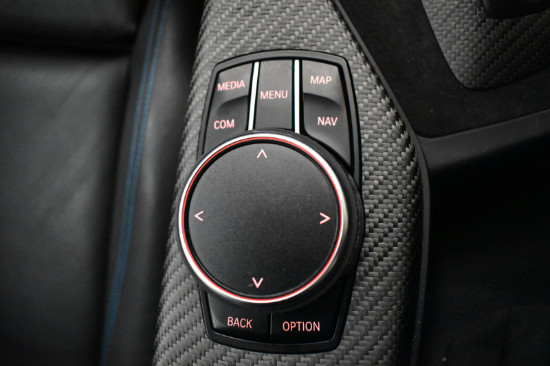 BMW Mシリーズ M2 ｸｰﾍﾟ MDCT 7速DCT LCI後期 ｾﾚｸﾄ&MﾄﾞﾗｲﾊﾞｰｽﾞP ｻﾝR 最高速270㎞/h Mﾊﾟﾌｫｽﾃｱﾘﾝｸﾞ ﾍｷｻｺﾞﾅﾙLEDﾍｯﾄﾞﾗｲﾄ&ﾃｰﾙ ﾋｰﾀｰ付黒革 harman/kardon ﾀｯﾁﾊﾟﾈﾙHDDﾅﾋﾞBｶﾒﾗ 19AW 車線逸脱&歩行者警告 衝突軽減ﾌﾞﾚｰｷ ｶｰﾎﾞﾝｲﾝﾃﾘｱ  2年保証