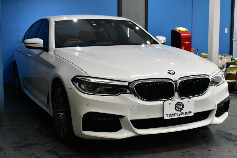 BMW 5シリーズ 530i Mｽﾎﾟｰﾂ 高出力ﾓﾃﾞﾙ ﾊｲﾗｲﾝP 型式変更後ﾓﾃﾞﾙ「ABA-JR20」 全席ﾋｰﾀｰ付黒革 全面液晶ﾒｰﾀｰ LEDﾍｯﾄﾞﾗｲﾄ 追従ACC HUD 車線変更&逸脱警告 衝突軽減B ﾀｯﾁﾊﾟﾈﾙ対応iﾄﾞﾗｲﾌﾞHDDﾅﾋﾞﾌﾙｾｸﾞ 全周囲ｶﾒﾗ3Dﾋﾞｭｰ Bｶﾒﾗ 電動ﾄﾗﾝｸ 19AW 2年保証