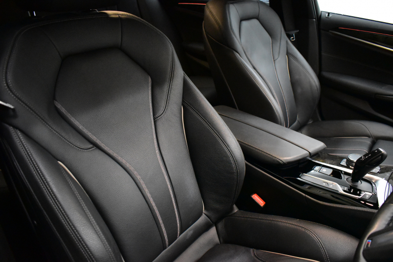 BMW 5シリーズ 530i Mｽﾎﾟｰﾂ 高出力ﾓﾃﾞﾙ ﾊｲﾗｲﾝP 型式変更後ﾓﾃﾞﾙ「ABA-JR20」 全席ﾋｰﾀｰ付黒革 全面液晶ﾒｰﾀｰ LEDﾍｯﾄﾞﾗｲﾄ 追従ACC HUD 車線変更&逸脱警告 衝突軽減B ﾀｯﾁﾊﾟﾈﾙ対応iﾄﾞﾗｲﾌﾞHDDﾅﾋﾞﾌﾙｾｸﾞ 全周囲ｶﾒﾗ3Dﾋﾞｭｰ Bｶﾒﾗ 電動ﾄﾗﾝｸ 19AW 2年保証