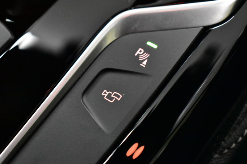 BMW 5シリーズ 530i Mｽﾎﾟｰﾂ 高出力ﾓﾃﾞﾙ ﾊｲﾗｲﾝP 型式変更後ﾓﾃﾞﾙ「ABA-JR20」 全席ﾋｰﾀｰ付黒革 全面液晶ﾒｰﾀｰ LEDﾍｯﾄﾞﾗｲﾄ 追従ACC HUD 車線変更&逸脱警告 衝突軽減B ﾀｯﾁﾊﾟﾈﾙ対応iﾄﾞﾗｲﾌﾞHDDﾅﾋﾞﾌﾙｾｸﾞ 全周囲ｶﾒﾗ3Dﾋﾞｭｰ Bｶﾒﾗ 電動ﾄﾗﾝｸ 19AW 2年保証