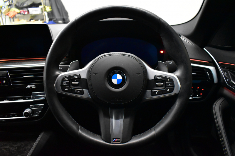 BMW 5シリーズ 530i Mｽﾎﾟｰﾂ 高出力ﾓﾃﾞﾙ ﾊｲﾗｲﾝP 型式変更後ﾓﾃﾞﾙ「ABA-JR20」 全席ﾋｰﾀｰ付黒革 全面液晶ﾒｰﾀｰ LEDﾍｯﾄﾞﾗｲﾄ 追従ACC HUD 車線変更&逸脱警告 衝突軽減B ﾀｯﾁﾊﾟﾈﾙ対応iﾄﾞﾗｲﾌﾞHDDﾅﾋﾞﾌﾙｾｸﾞ 全周囲ｶﾒﾗ3Dﾋﾞｭｰ Bｶﾒﾗ 電動ﾄﾗﾝｸ 19AW 2年保証