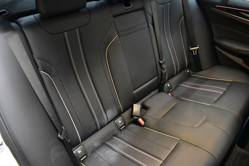 BMW 5シリーズ 530i Mｽﾎﾟｰﾂ 高出力ﾓﾃﾞﾙ ﾊｲﾗｲﾝP 型式変更後ﾓﾃﾞﾙ「ABA-JR20」 全席ﾋｰﾀｰ付黒革 全面液晶ﾒｰﾀｰ LEDﾍｯﾄﾞﾗｲﾄ 追従ACC HUD 車線変更&逸脱警告 衝突軽減B ﾀｯﾁﾊﾟﾈﾙ対応iﾄﾞﾗｲﾌﾞHDDﾅﾋﾞﾌﾙｾｸﾞ 全周囲ｶﾒﾗ3Dﾋﾞｭｰ Bｶﾒﾗ 電動ﾄﾗﾝｸ 19AW 2年保証