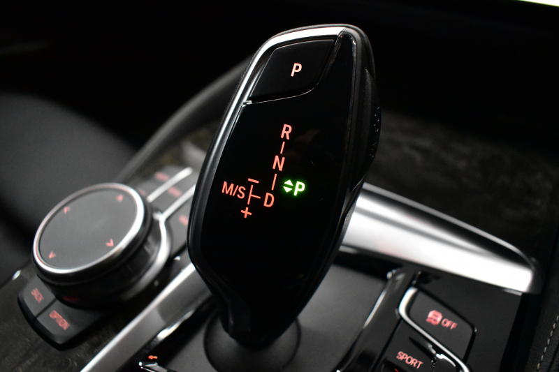 BMW 5シリーズ 530i Mｽﾎﾟｰﾂ 高出力ﾓﾃﾞﾙ ﾊｲﾗｲﾝP 型式変更後ﾓﾃﾞﾙ「ABA-JR20」 全席ﾋｰﾀｰ付黒革 全面液晶ﾒｰﾀｰ LEDﾍｯﾄﾞﾗｲﾄ 追従ACC HUD 車線変更&逸脱警告 衝突軽減B ﾀｯﾁﾊﾟﾈﾙ対応iﾄﾞﾗｲﾌﾞHDDﾅﾋﾞﾌﾙｾｸﾞ 全周囲ｶﾒﾗ3Dﾋﾞｭｰ Bｶﾒﾗ 電動ﾄﾗﾝｸ 19AW 2年保証