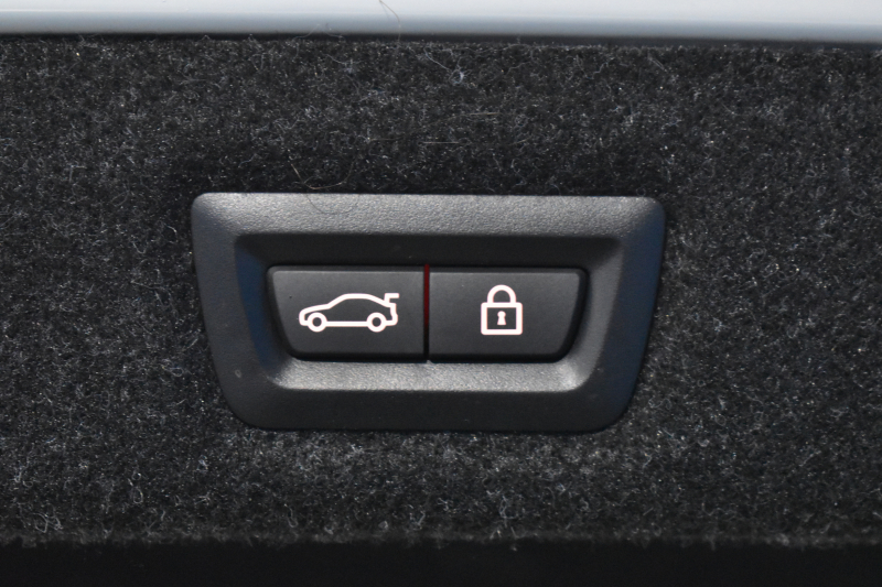 BMW 5シリーズ 530i Mｽﾎﾟｰﾂ 高出力ﾓﾃﾞﾙ ﾊｲﾗｲﾝP 型式変更後ﾓﾃﾞﾙ「ABA-JR20」 全席ﾋｰﾀｰ付黒革 全面液晶ﾒｰﾀｰ LEDﾍｯﾄﾞﾗｲﾄ 追従ACC HUD 車線変更&逸脱警告 衝突軽減B ﾀｯﾁﾊﾟﾈﾙ対応iﾄﾞﾗｲﾌﾞHDDﾅﾋﾞﾌﾙｾｸﾞ 全周囲ｶﾒﾗ3Dﾋﾞｭｰ Bｶﾒﾗ 電動ﾄﾗﾝｸ 19AW 2年保証