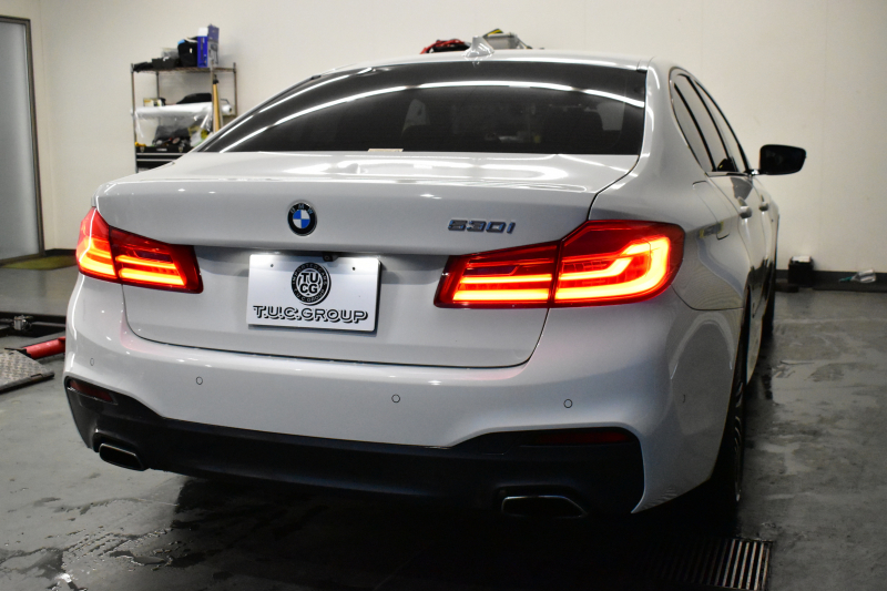 BMW 5シリーズ 530i Mｽﾎﾟｰﾂ 高出力ﾓﾃﾞﾙ ﾊｲﾗｲﾝP 型式変更後ﾓﾃﾞﾙ「ABA-JR20」 全席ﾋｰﾀｰ付黒革 全面液晶ﾒｰﾀｰ LEDﾍｯﾄﾞﾗｲﾄ 追従ACC HUD 車線変更&逸脱警告 衝突軽減B ﾀｯﾁﾊﾟﾈﾙ対応iﾄﾞﾗｲﾌﾞHDDﾅﾋﾞﾌﾙｾｸﾞ 全周囲ｶﾒﾗ3Dﾋﾞｭｰ Bｶﾒﾗ 電動ﾄﾗﾝｸ 19AW 2年保証