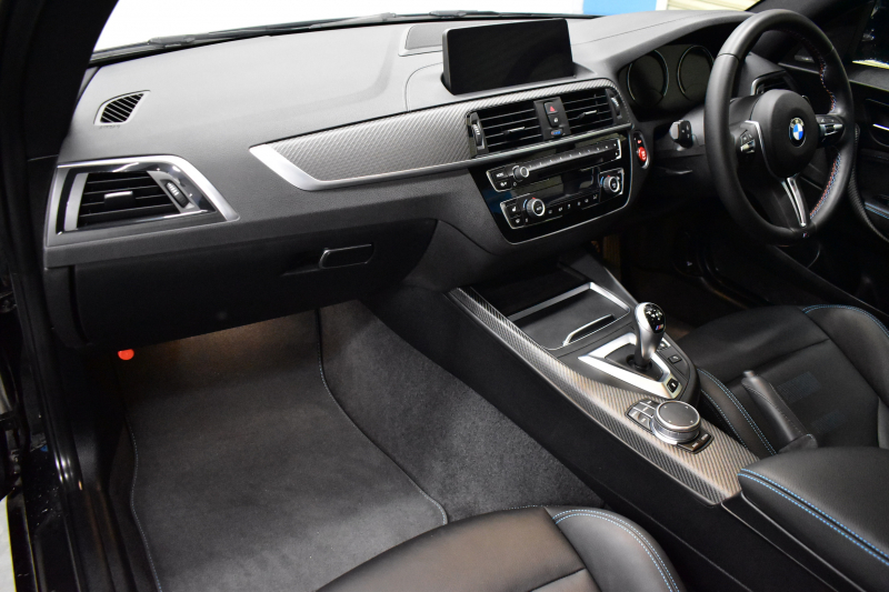 BMW Mシリーズ M2 ｺﾝﾍﾟﾃｨｼｮﾝ MDCT 7速DCT 型式変更後｢2U7230｣ 1ｵｰﾅｰ ﾊｰﾏﾝｶｰﾄﾞﾝ 専用410馬力ｴﾝｼﾞﾝ LEDﾍｯﾄﾞﾗｲﾄ&ﾃｰﾙ ﾋｰﾀｰ付黒革 ﾀｯﾁﾊﾟﾈﾙHDDﾅﾋﾞBｶﾒﾗ 19AW 衝突軽減B 車線逸脱＆歩行者警告 Mｼｰﾄﾍﾞﾙﾄ 2年保証