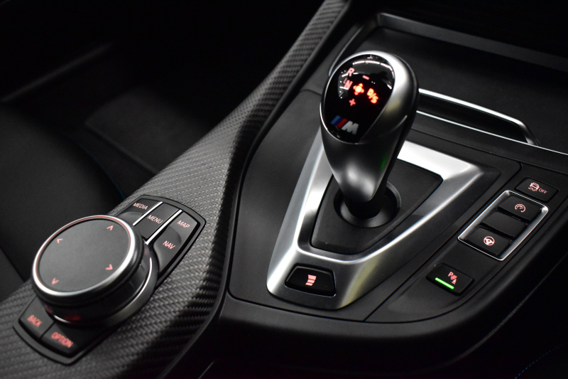 BMW Mシリーズ M2 ｺﾝﾍﾟﾃｨｼｮﾝ MDCT 7速DCT 型式変更後｢2U7230｣ 1ｵｰﾅｰ ﾊｰﾏﾝｶｰﾄﾞﾝ 専用410馬力ｴﾝｼﾞﾝ LEDﾍｯﾄﾞﾗｲﾄ&ﾃｰﾙ ﾋｰﾀｰ付黒革 ﾀｯﾁﾊﾟﾈﾙHDDﾅﾋﾞBｶﾒﾗ 19AW 衝突軽減B 車線逸脱＆歩行者警告 Mｼｰﾄﾍﾞﾙﾄ 2年保証