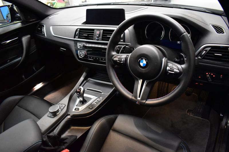 BMW Mシリーズ M2 ｺﾝﾍﾟﾃｨｼｮﾝ MDCT 7速DCT 型式変更後｢2U7230｣ 1ｵｰﾅｰ ﾊｰﾏﾝｶｰﾄﾞﾝ 専用410馬力ｴﾝｼﾞﾝ LEDﾍｯﾄﾞﾗｲﾄ&ﾃｰﾙ ﾋｰﾀｰ付黒革 ﾀｯﾁﾊﾟﾈﾙHDDﾅﾋﾞBｶﾒﾗ 19AW 衝突軽減B 車線逸脱＆歩行者警告 Mｼｰﾄﾍﾞﾙﾄ 2年保証