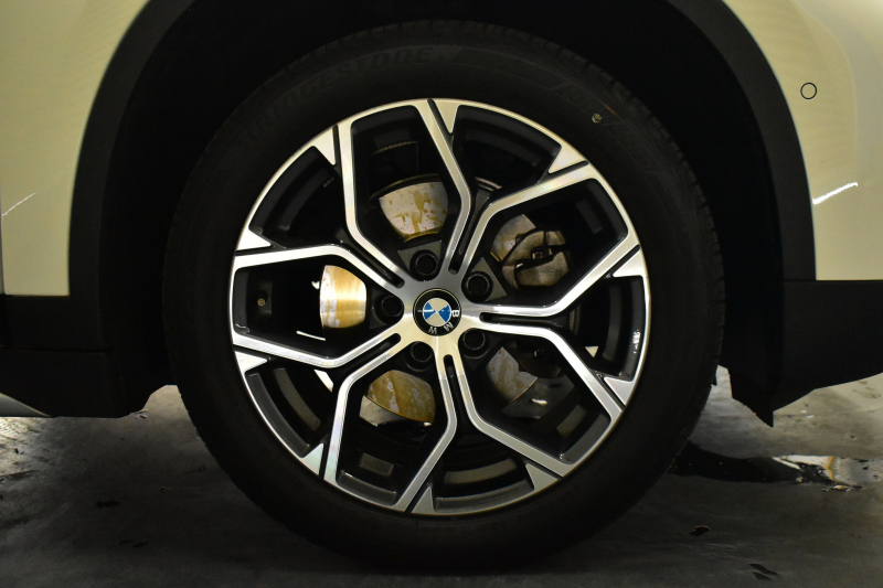 BMW X1 Xdrive18d Xﾗｲﾝ LCI後期 ﾌｪｲｽﾘﾌﾄ後 令和7年5月迄新車保証 4WD ｱﾄﾞﾊﾞﾝｽﾄﾞｱｸﾃｨﾌﾞｾｰﾌﾃｨ&ﾊｲﾗｲﾝ&ｺﾝﾌｫｰﾄP 追従ACC ﾋｰﾀｰ付電動黒革 LEDﾍｯﾄﾞﾗｲﾄ 18AW 車線逸脱&歩行者警告 衝突軽減B ﾀｯﾁﾊﾟﾈﾙﾅﾋﾞ Bｶﾒﾗ 前後PDC 駐車ｱｼｽﾄ 電動Rｹﾞｰﾄ ｽﾏｰﾄｷｰ  2年保証