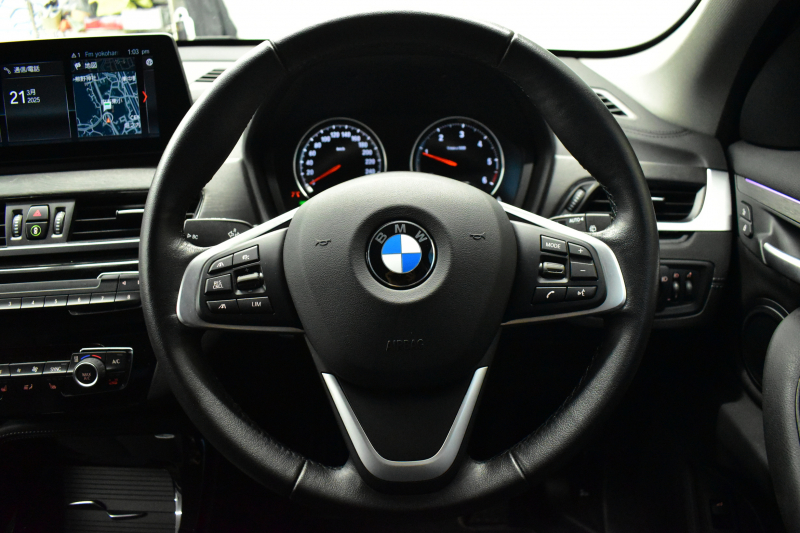 BMW X1 Xdrive18d Xﾗｲﾝ LCI後期 ﾌｪｲｽﾘﾌﾄ後 令和7年5月迄新車保証 4WD ｱﾄﾞﾊﾞﾝｽﾄﾞｱｸﾃｨﾌﾞｾｰﾌﾃｨ&ﾊｲﾗｲﾝ&ｺﾝﾌｫｰﾄP 追従ACC ﾋｰﾀｰ付電動黒革 LEDﾍｯﾄﾞﾗｲﾄ 18AW 車線逸脱&歩行者警告 衝突軽減B ﾀｯﾁﾊﾟﾈﾙﾅﾋﾞ Bｶﾒﾗ 前後PDC 駐車ｱｼｽﾄ 電動Rｹﾞｰﾄ ｽﾏｰﾄｷｰ  2年保証