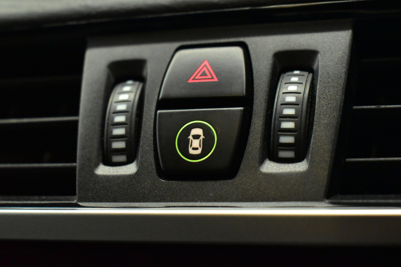 BMW X1 Xdrive18d Xﾗｲﾝ LCI後期 ﾌｪｲｽﾘﾌﾄ後 令和7年5月迄新車保証 4WD ｱﾄﾞﾊﾞﾝｽﾄﾞｱｸﾃｨﾌﾞｾｰﾌﾃｨ&ﾊｲﾗｲﾝ&ｺﾝﾌｫｰﾄP 追従ACC ﾋｰﾀｰ付電動黒革 LEDﾍｯﾄﾞﾗｲﾄ 18AW 車線逸脱&歩行者警告 衝突軽減B ﾀｯﾁﾊﾟﾈﾙﾅﾋﾞ Bｶﾒﾗ 前後PDC 駐車ｱｼｽﾄ 電動Rｹﾞｰﾄ ｽﾏｰﾄｷｰ  2年保証