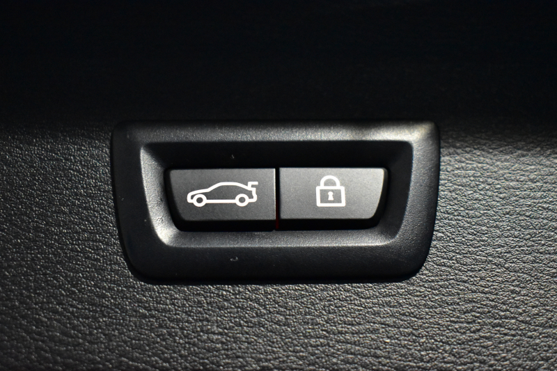 BMW X1 Xdrive18d Xﾗｲﾝ LCI後期 ﾌｪｲｽﾘﾌﾄ後 令和7年5月迄新車保証 4WD ｱﾄﾞﾊﾞﾝｽﾄﾞｱｸﾃｨﾌﾞｾｰﾌﾃｨ&ﾊｲﾗｲﾝ&ｺﾝﾌｫｰﾄP 追従ACC ﾋｰﾀｰ付電動黒革 LEDﾍｯﾄﾞﾗｲﾄ 18AW 車線逸脱&歩行者警告 衝突軽減B ﾀｯﾁﾊﾟﾈﾙﾅﾋﾞ Bｶﾒﾗ 前後PDC 駐車ｱｼｽﾄ 電動Rｹﾞｰﾄ ｽﾏｰﾄｷｰ  2年保証