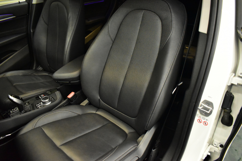 BMW X1 Xdrive18d Xﾗｲﾝ LCI後期 ﾌｪｲｽﾘﾌﾄ後 令和7年5月迄新車保証 4WD ｱﾄﾞﾊﾞﾝｽﾄﾞｱｸﾃｨﾌﾞｾｰﾌﾃｨ&ﾊｲﾗｲﾝ&ｺﾝﾌｫｰﾄP 追従ACC ﾋｰﾀｰ付電動黒革 LEDﾍｯﾄﾞﾗｲﾄ 18AW 車線逸脱&歩行者警告 衝突軽減B ﾀｯﾁﾊﾟﾈﾙﾅﾋﾞ Bｶﾒﾗ 前後PDC 駐車ｱｼｽﾄ 電動Rｹﾞｰﾄ ｽﾏｰﾄｷｰ  2年保証