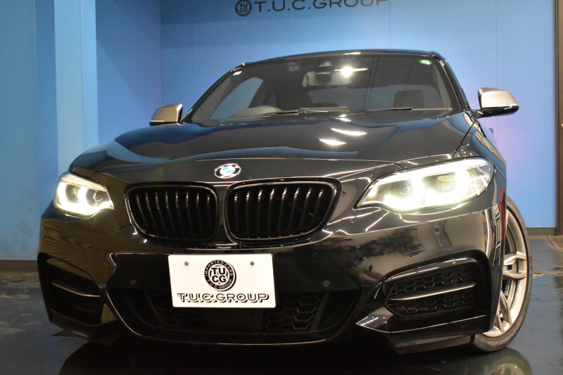 BMW 2シリーズ M240i LCI後期 直6ﾀｰﾎﾞ 340馬力 LEDﾍｯﾄﾞﾗｲﾄ 追従ACC ﾋｰﾀｰ付黒革 ﾀｯﾁﾊﾟﾈﾙiﾄﾞﾗｲﾌﾞHDDﾅﾋﾞ Bｶﾒﾗ 前後PDC 可変Mｻｽ 大型ﾌﾞﾚｰｷｼｽﾃﾑ 車線逸脱&歩行者警告 衝突軽減ﾌﾞﾚｰｷ 18AW ﾊﾟﾄﾞﾙｼﾌﾄ 2年保証