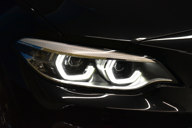 BMW 2シリーズ M240i LCI後期 直6ﾀｰﾎﾞ 340馬力 LEDﾍｯﾄﾞﾗｲﾄ 追従ACC ﾋｰﾀｰ付黒革 ﾀｯﾁﾊﾟﾈﾙiﾄﾞﾗｲﾌﾞHDDﾅﾋﾞ Bｶﾒﾗ 前後PDC 可変Mｻｽ 大型ﾌﾞﾚｰｷｼｽﾃﾑ 車線逸脱&歩行者警告 衝突軽減ﾌﾞﾚｰｷ 18AW ﾊﾟﾄﾞﾙｼﾌﾄ 2年保証