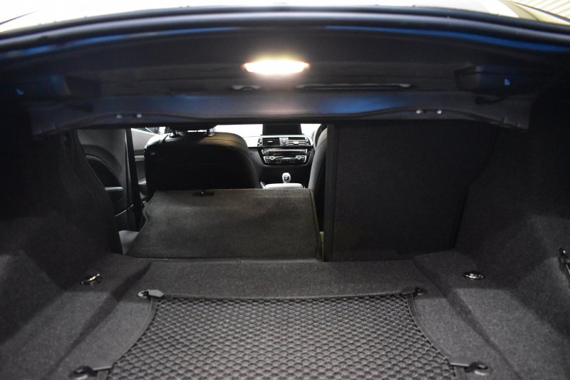 BMW 2シリーズ M240i LCI後期 直6ﾀｰﾎﾞ 340馬力 LEDﾍｯﾄﾞﾗｲﾄ 追従ACC ﾋｰﾀｰ付黒革 ﾀｯﾁﾊﾟﾈﾙiﾄﾞﾗｲﾌﾞHDDﾅﾋﾞ Bｶﾒﾗ 前後PDC 可変Mｻｽ 大型ﾌﾞﾚｰｷｼｽﾃﾑ 車線逸脱&歩行者警告 衝突軽減ﾌﾞﾚｰｷ 18AW ﾊﾟﾄﾞﾙｼﾌﾄ 2年保証