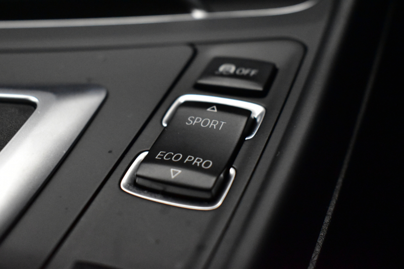 BMW 2シリーズ M240i LCI後期 直6ﾀｰﾎﾞ 340馬力 LEDﾍｯﾄﾞﾗｲﾄ 追従ACC ﾋｰﾀｰ付黒革 ﾀｯﾁﾊﾟﾈﾙiﾄﾞﾗｲﾌﾞHDDﾅﾋﾞ Bｶﾒﾗ 前後PDC 可変Mｻｽ 大型ﾌﾞﾚｰｷｼｽﾃﾑ 車線逸脱&歩行者警告 衝突軽減ﾌﾞﾚｰｷ 18AW ﾊﾟﾄﾞﾙｼﾌﾄ 2年保証