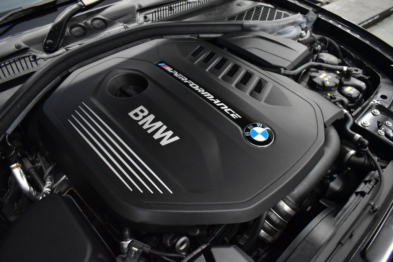 BMW 2シリーズ M240i LCI後期 直6ﾀｰﾎﾞ 340馬力 LEDﾍｯﾄﾞﾗｲﾄ 追従ACC ﾋｰﾀｰ付黒革 ﾀｯﾁﾊﾟﾈﾙiﾄﾞﾗｲﾌﾞHDDﾅﾋﾞ Bｶﾒﾗ 前後PDC 可変Mｻｽ 大型ﾌﾞﾚｰｷｼｽﾃﾑ 車線逸脱&歩行者警告 衝突軽減ﾌﾞﾚｰｷ 18AW ﾊﾟﾄﾞﾙｼﾌﾄ 2年保証