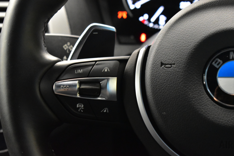 BMW 2シリーズ M240i LCI後期 直6ﾀｰﾎﾞ 340馬力 LEDﾍｯﾄﾞﾗｲﾄ 追従ACC ﾋｰﾀｰ付黒革 ﾀｯﾁﾊﾟﾈﾙiﾄﾞﾗｲﾌﾞHDDﾅﾋﾞ Bｶﾒﾗ 前後PDC 可変Mｻｽ 大型ﾌﾞﾚｰｷｼｽﾃﾑ 車線逸脱&歩行者警告 衝突軽減ﾌﾞﾚｰｷ 18AW ﾊﾟﾄﾞﾙｼﾌﾄ 2年保証