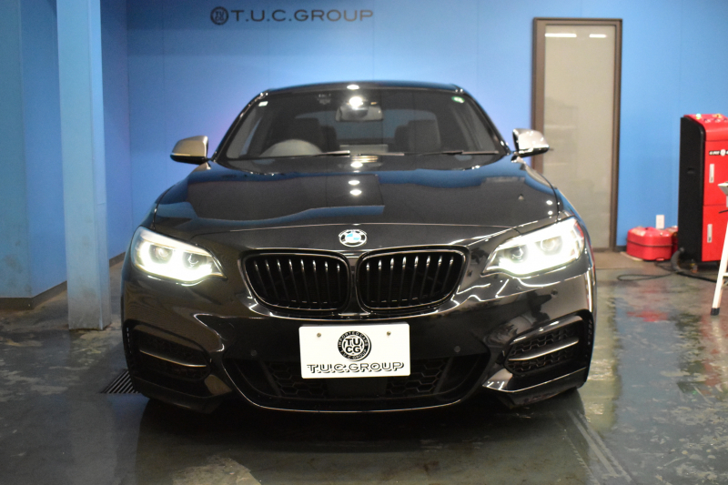 BMW 2シリーズ M240i LCI後期 直6ﾀｰﾎﾞ 340馬力 LEDﾍｯﾄﾞﾗｲﾄ 追従ACC ﾋｰﾀｰ付黒革 ﾀｯﾁﾊﾟﾈﾙiﾄﾞﾗｲﾌﾞHDDﾅﾋﾞ Bｶﾒﾗ 前後PDC 可変Mｻｽ 大型ﾌﾞﾚｰｷｼｽﾃﾑ 車線逸脱&歩行者警告 衝突軽減ﾌﾞﾚｰｷ 18AW ﾊﾟﾄﾞﾙｼﾌﾄ 2年保証