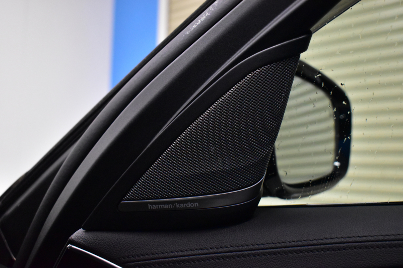 BMW Mシリーズ M5 V8ﾂｲﾝﾀｰﾎﾞ600馬力 MxDrive（4WD/2WD切替可）全席ﾋｰﾀｰ&前席ﾍﾞﾝﾁﾚｰｼｮﾝ付ｼﾙﾊﾞｰｽﾄｰﾝ&ﾌﾞﾗｯｸﾚｻﾞｰ ﾀﾞｰｸｶｰﾎﾞﾝｲﾝﾃﾘｱ 追従ACC LCW LEDﾍｯﾄﾞﾗｲﾄ HUD 液晶ﾒｰﾀｰ 3Dﾋﾞｭｰ 20AW 2年保証