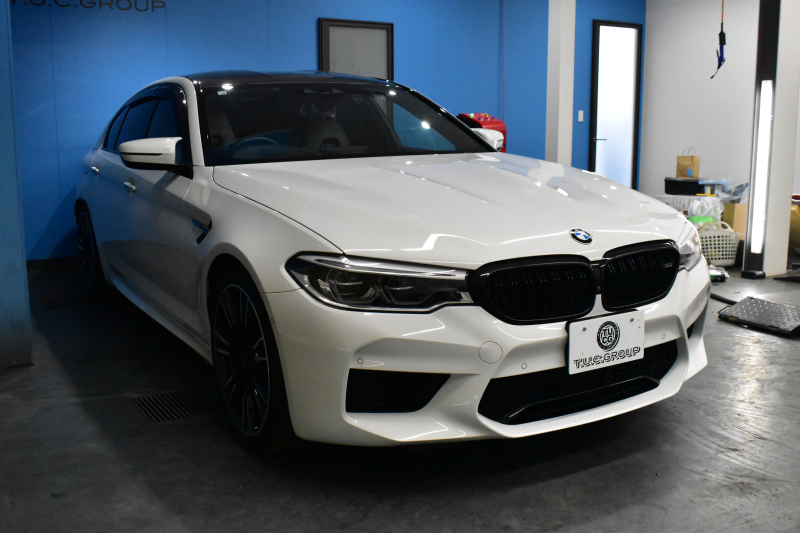 BMW Mシリーズ M5 V8ﾂｲﾝﾀｰﾎﾞ600馬力 MxDrive（4WD/2WD切替可）全席ﾋｰﾀｰ&前席ﾍﾞﾝﾁﾚｰｼｮﾝ付ｼﾙﾊﾞｰｽﾄｰﾝ&ﾌﾞﾗｯｸﾚｻﾞｰ ﾀﾞｰｸｶｰﾎﾞﾝｲﾝﾃﾘｱ 追従ACC LCW LEDﾍｯﾄﾞﾗｲﾄ HUD 液晶ﾒｰﾀｰ 3Dﾋﾞｭｰ 20AW 2年保証