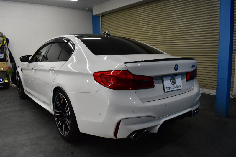 BMW Mシリーズ M5 V8ﾂｲﾝﾀｰﾎﾞ600馬力 MxDrive（4WD/2WD切替可）全席ﾋｰﾀｰ&前席ﾍﾞﾝﾁﾚｰｼｮﾝ付ｼﾙﾊﾞｰｽﾄｰﾝ&ﾌﾞﾗｯｸﾚｻﾞｰ ﾀﾞｰｸｶｰﾎﾞﾝｲﾝﾃﾘｱ 追従ACC LCW LEDﾍｯﾄﾞﾗｲﾄ HUD 液晶ﾒｰﾀｰ 3Dﾋﾞｭｰ 20AW 2年保証