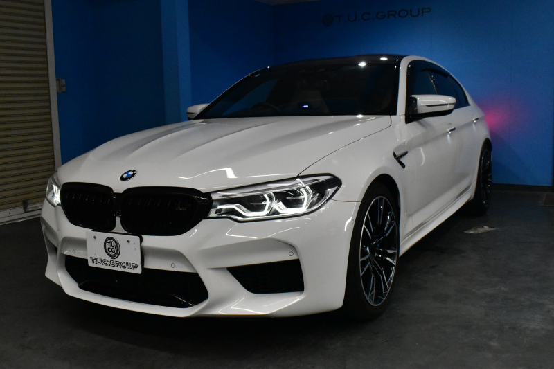 BMW Mシリーズ M5 V8ﾂｲﾝﾀｰﾎﾞ600馬力 MxDrive（4WD/2WD切替可）全席ﾋｰﾀｰ&前席ﾍﾞﾝﾁﾚｰｼｮﾝ付ｼﾙﾊﾞｰｽﾄｰﾝ&ﾌﾞﾗｯｸﾚｻﾞｰ ﾀﾞｰｸｶｰﾎﾞﾝｲﾝﾃﾘｱ 追従ACC LCW LEDﾍｯﾄﾞﾗｲﾄ HUD 液晶ﾒｰﾀｰ 3Dﾋﾞｭｰ 20AW 2年保証