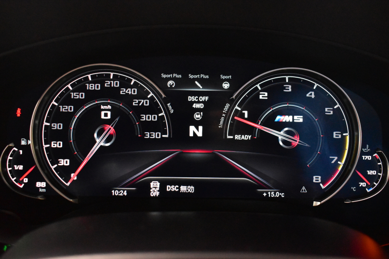 BMW Mシリーズ M5 V8ﾂｲﾝﾀｰﾎﾞ600馬力 MxDrive（4WD/2WD切替可）全席ﾋｰﾀｰ&前席ﾍﾞﾝﾁﾚｰｼｮﾝ付ｼﾙﾊﾞｰｽﾄｰﾝ&ﾌﾞﾗｯｸﾚｻﾞｰ ﾀﾞｰｸｶｰﾎﾞﾝｲﾝﾃﾘｱ 追従ACC LCW LEDﾍｯﾄﾞﾗｲﾄ HUD 液晶ﾒｰﾀｰ 3Dﾋﾞｭｰ 20AW 2年保証