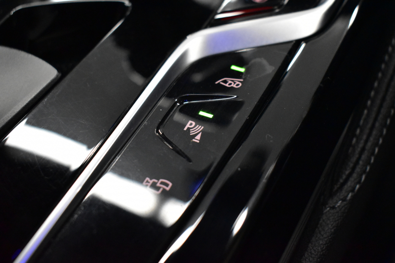 BMW Mシリーズ M5 V8ﾂｲﾝﾀｰﾎﾞ600馬力 MxDrive（4WD/2WD切替可）全席ﾋｰﾀｰ&前席ﾍﾞﾝﾁﾚｰｼｮﾝ付ｼﾙﾊﾞｰｽﾄｰﾝ&ﾌﾞﾗｯｸﾚｻﾞｰ ﾀﾞｰｸｶｰﾎﾞﾝｲﾝﾃﾘｱ 追従ACC LCW LEDﾍｯﾄﾞﾗｲﾄ HUD 液晶ﾒｰﾀｰ 3Dﾋﾞｭｰ 20AW 2年保証