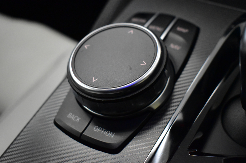 BMW Mシリーズ M5 V8ﾂｲﾝﾀｰﾎﾞ600馬力 MxDrive（4WD/2WD切替可）全席ﾋｰﾀｰ&前席ﾍﾞﾝﾁﾚｰｼｮﾝ付ｼﾙﾊﾞｰｽﾄｰﾝ&ﾌﾞﾗｯｸﾚｻﾞｰ ﾀﾞｰｸｶｰﾎﾞﾝｲﾝﾃﾘｱ 追従ACC LCW LEDﾍｯﾄﾞﾗｲﾄ HUD 液晶ﾒｰﾀｰ 3Dﾋﾞｭｰ 20AW 2年保証