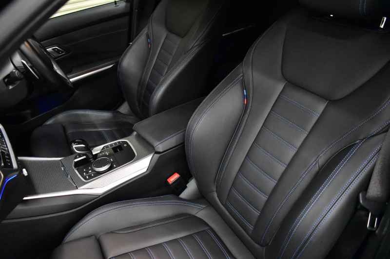BMW 3シリーズ M340i Xﾄﾞﾗｲﾌﾞ ｻﾝﾙｰﾌ ｲﾉﾍﾞｰｼｮﾝP ﾋｰﾀｰ付黒革 ACC HUD ﾚｰｻﾞｰLEDﾗｲﾄ 可変Mｻｽ 19AW Mｽﾎﾟｰﾂﾌﾞﾚｰｷ ｼﾞｪｽﾁｬｰC付ﾀｯﾁﾊﾟﾈﾙﾅﾋﾞ全周囲ｶﾒﾗ ﾊｰﾏﾝｶｰﾄﾞﾝ 側面衝突&車線変更&逸脱警告 2年保証