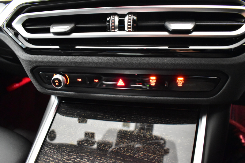 BMW 3シリーズ 320i Mｽﾎﾟｰﾂ 新車保証R7年12月迄 LCI後期 ﾊｲﾗｲﾝP ｶｰﾌﾞﾄﾞﾃﾞｨｽﾌﾟﾚｲ ﾋｰﾀｰ付黒革 LEDﾍｯﾄﾞﾗｲﾄ 電動ﾄﾗﾝｸ 18AW BMWﾗｲﾌﾞｺｯｸﾋﾟｯﾄ Bｶﾒﾗ ｱｯﾌﾟﾙｶｰﾌﾟﾚｲ  ACC HUD 車線変更&逸脱&歩行者警告 2年保証