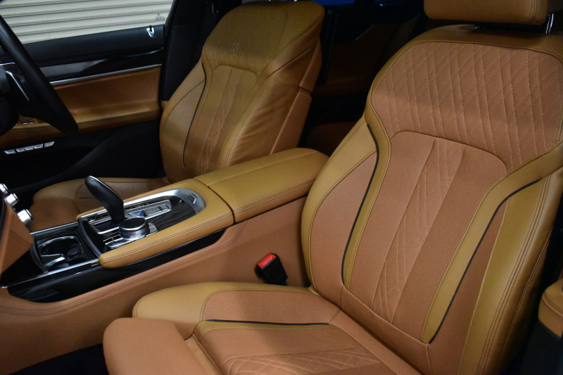 BMW 7シリーズ 740i Mｽﾎﾟｰﾂ ｻﾝﾙｰﾌ ﾚｰｻﾞｰLEDﾍｯﾄﾞﾗｲﾄ 全席ﾋｰﾀｰ 前席ﾏｯｻｰｼﾞ&ﾍﾞﾝﾁﾚｰｼｮﾝ付茶革 20AW ACC HUD ﾊｰﾏﾝｶｰﾄﾞﾝ ﾀｯﾁﾊﾟﾈﾙﾅﾋﾞ3Dﾋﾞｭｰﾌﾙｾｸﾞ LCW 液晶ﾒｰﾀｰ 20AW 車線逸脱&歩行者警告 衝突軽減ﾌﾞﾚｰｷ 電動ﾄﾗﾝｸ 2年保証